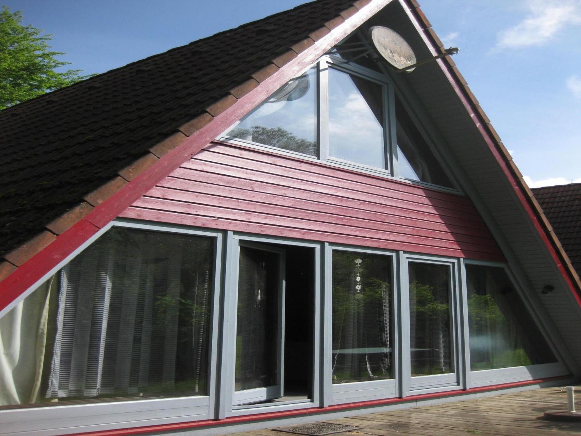 Wooden Bungalow With A Terrace, In A Wooded Area Villa Ronshausen Buitenkant foto