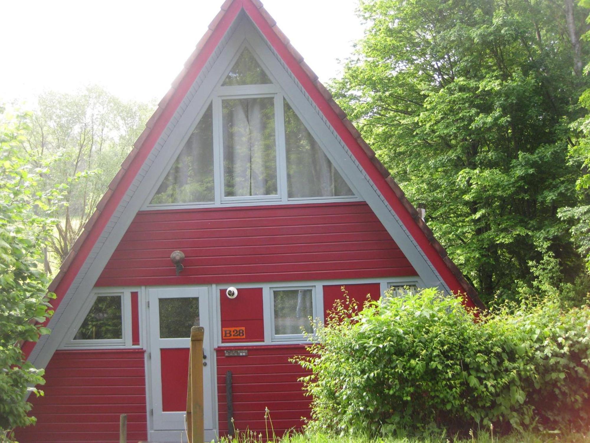 Wooden Bungalow With A Terrace, In A Wooded Area Villa Ronshausen Buitenkant foto